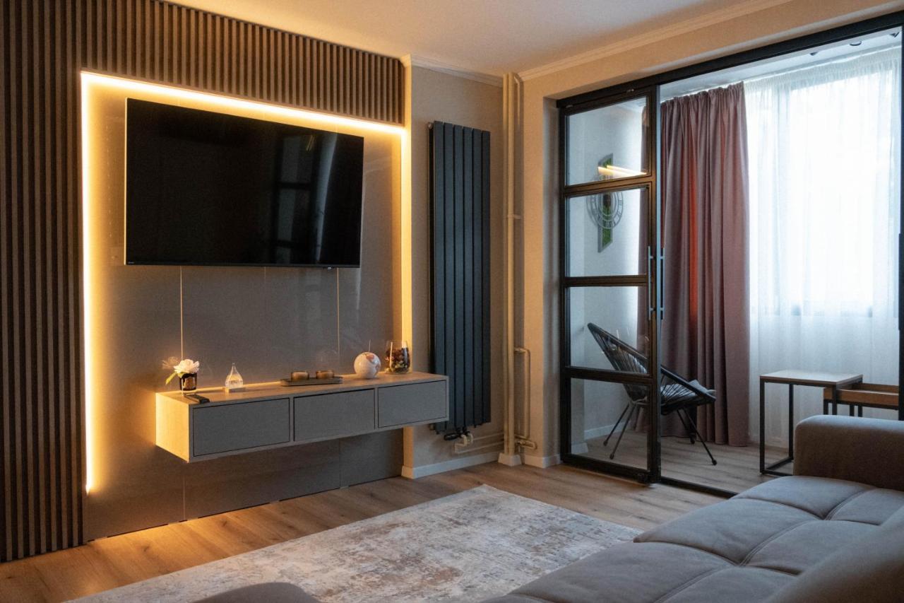 Cosy 2 Rooms Apartment In The Center Of The City Bucureşti Ngoại thất bức ảnh