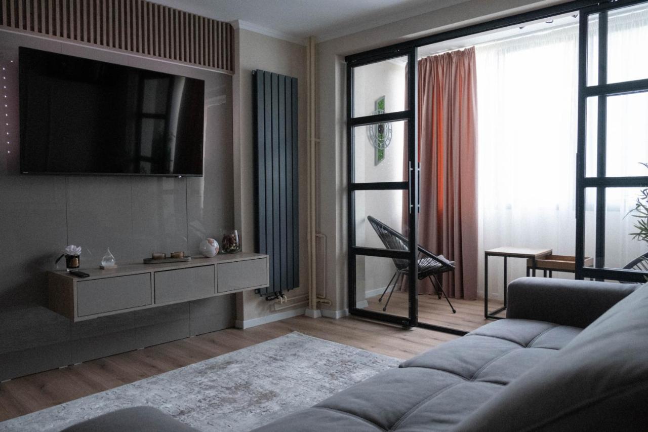 Cosy 2 Rooms Apartment In The Center Of The City Bucureşti Ngoại thất bức ảnh