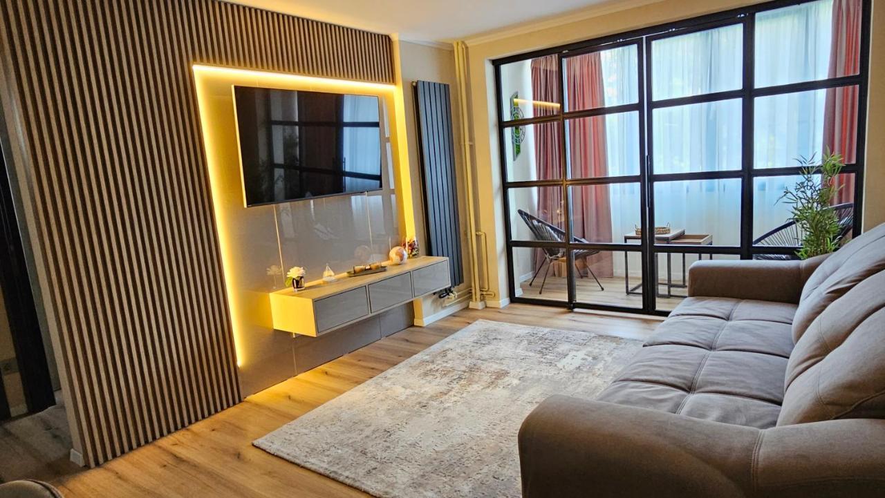 Cosy 2 Rooms Apartment In The Center Of The City Bucureşti Ngoại thất bức ảnh