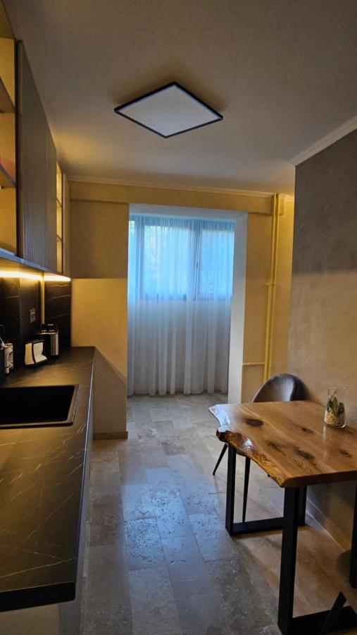 Cosy 2 Rooms Apartment In The Center Of The City Bucureşti Ngoại thất bức ảnh