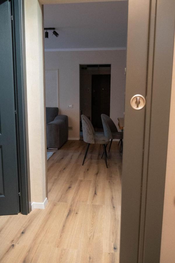 Cosy 2 Rooms Apartment In The Center Of The City Bucureşti Ngoại thất bức ảnh