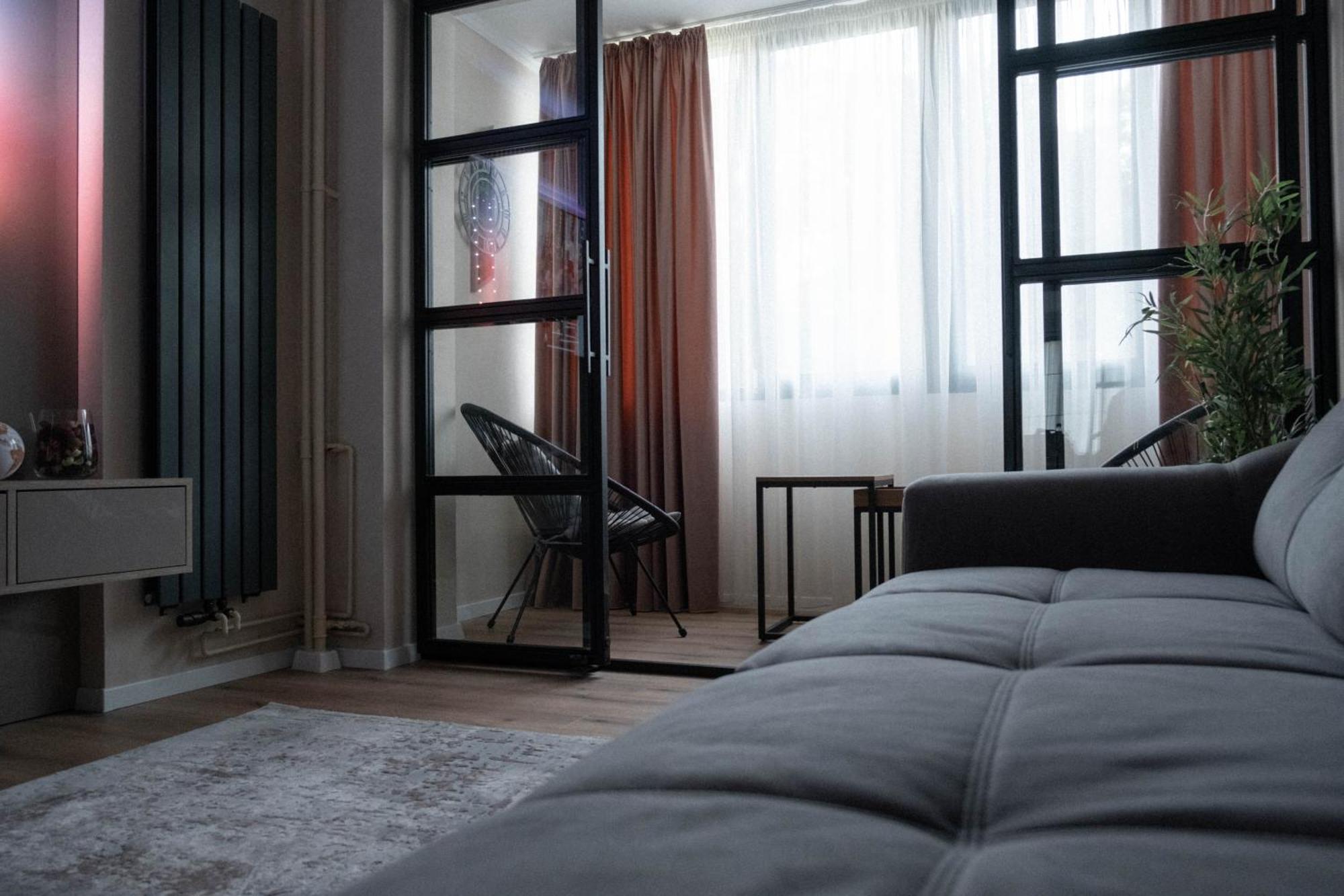Cosy 2 Rooms Apartment In The Center Of The City Bucureşti Ngoại thất bức ảnh