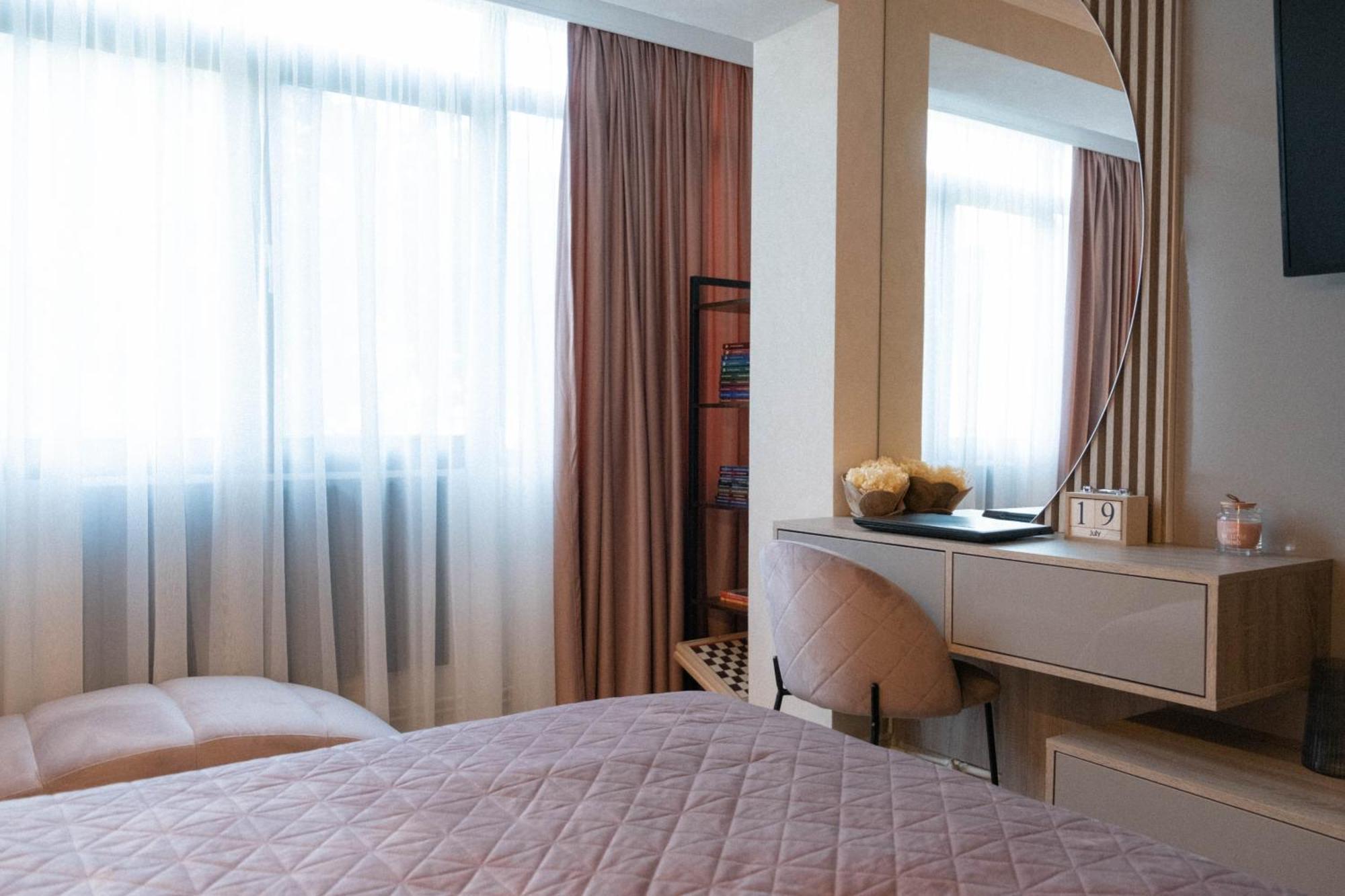 Cosy 2 Rooms Apartment In The Center Of The City Bucureşti Ngoại thất bức ảnh