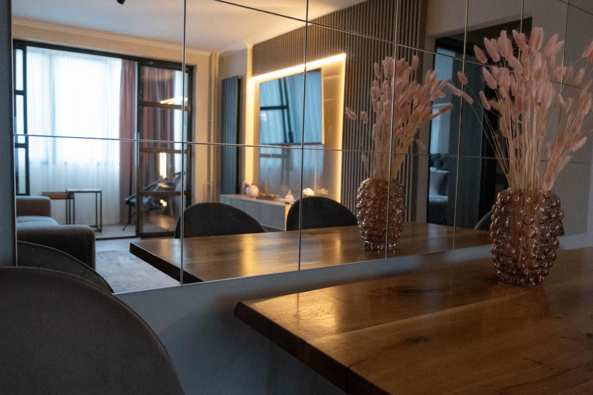 Cosy 2 Rooms Apartment In The Center Of The City Bucureşti Ngoại thất bức ảnh